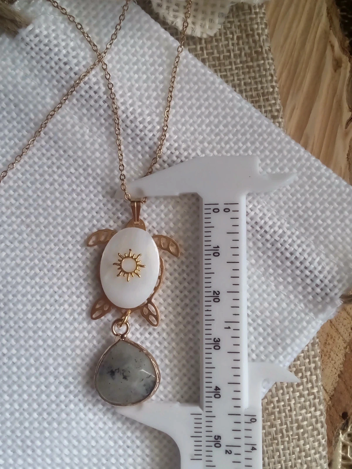 White natural mother of pearl and Labradorite stone turtle necklace – photo 3